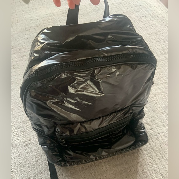Black puffer Backpack - Picture 1 of 4